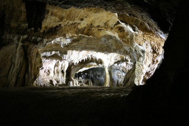 grotto, provence, wonder-2071030.jpg